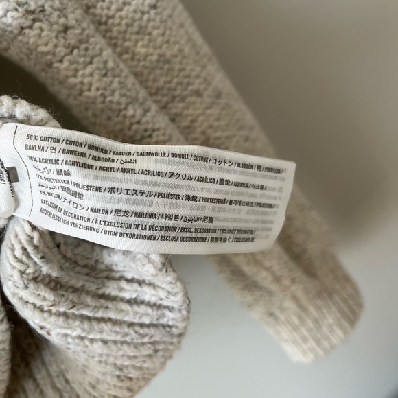 Abercrombie & Fitch Sweater - Picture 2 of 3